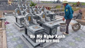 Lắp Đặt 14 Ngôi Mộ Đá Xanh Rêu Tại Xã Khánh Thành