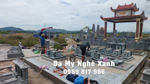 Vận chuyển đê Lắp Đặt 14 Ngôi Mộ Đá Xanh Rêu Tại Xã Khánh Thành
