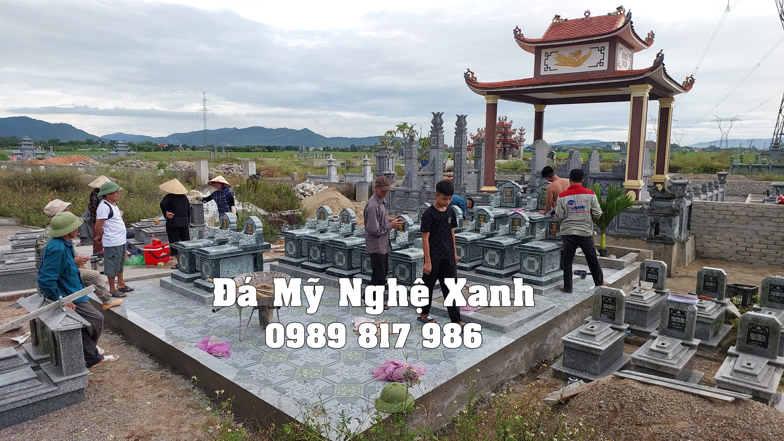 Vận chuyển đê Lắp Đặt 14 Ngôi Mộ Đá Xanh Rêu Tại Xã Khánh Thành