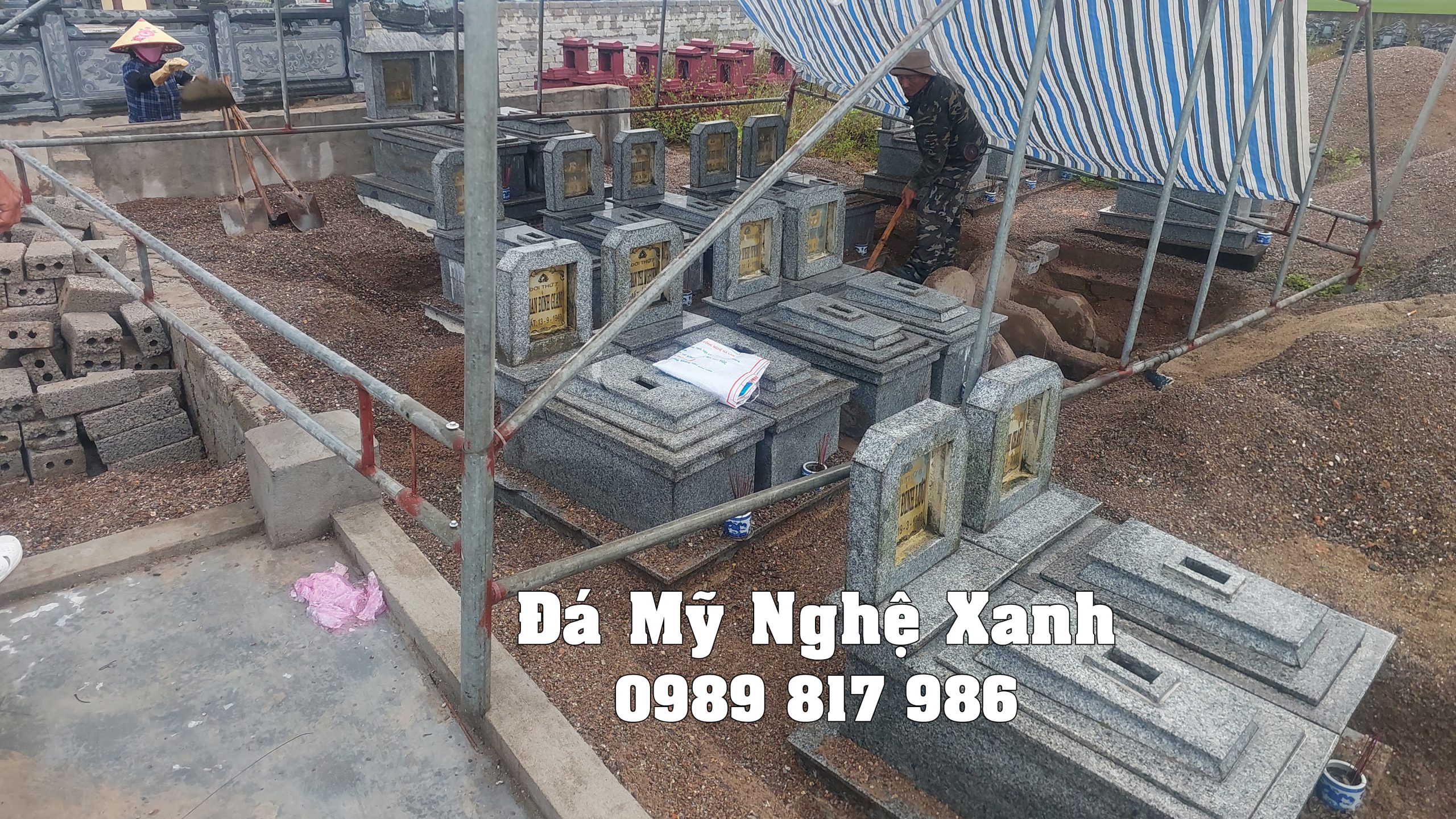 Khảo sát để Lắp Đặt 14 Ngôi Mộ Đá Xanh Rêu Tại Xã Khánh Thành